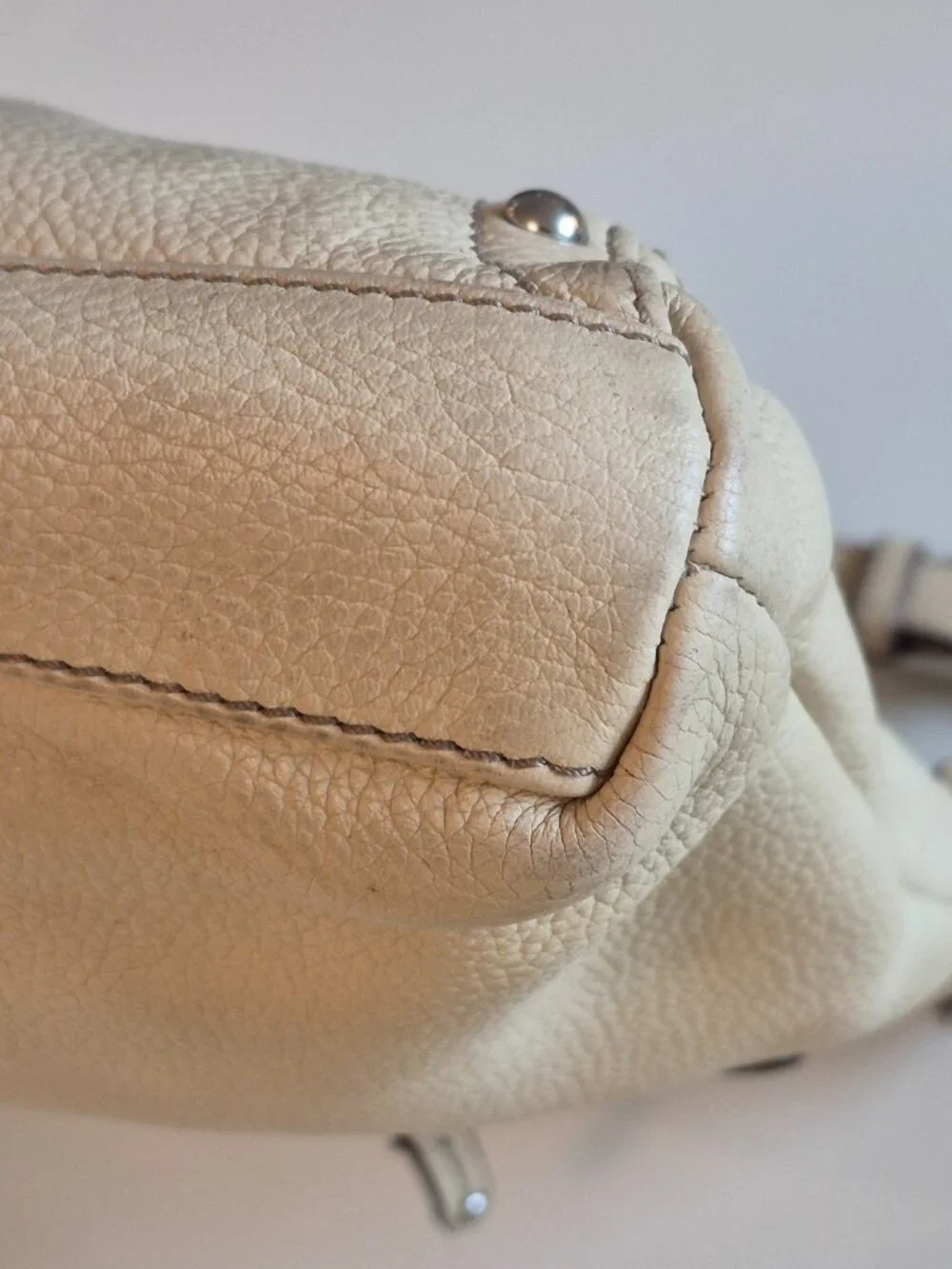Tignanello Cream Pebbled Leather Crossbody Bag Multi Pocket Adjustable Strap